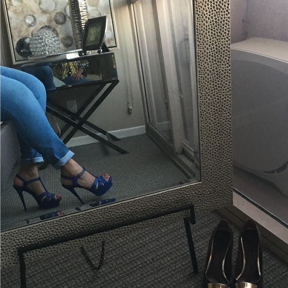 YSL Platforms - Picture 6 of 7